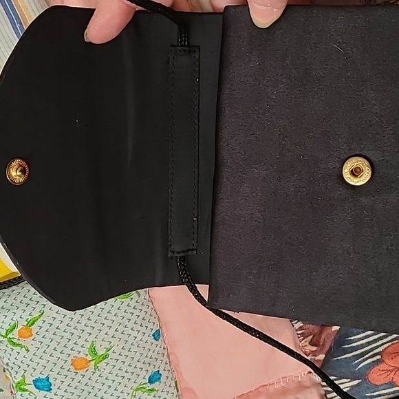 Small Satin Snap Front Black Cocktail Purse New Without Tags - Picture 3 of 6